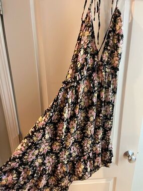 SHEIN Black Floral Backless Maxi Dress with Pink and Yellow Roses